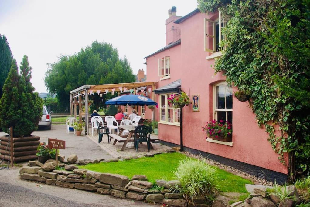 The Guest House Near Hay On Wye Hereford Exteriör bild